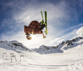 开云体育中国官网-抢七之夜，德罗赞以沉默燃烧