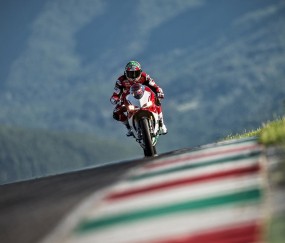 开云官网-赛道上的独舞，罗德里戈的冠军之夜