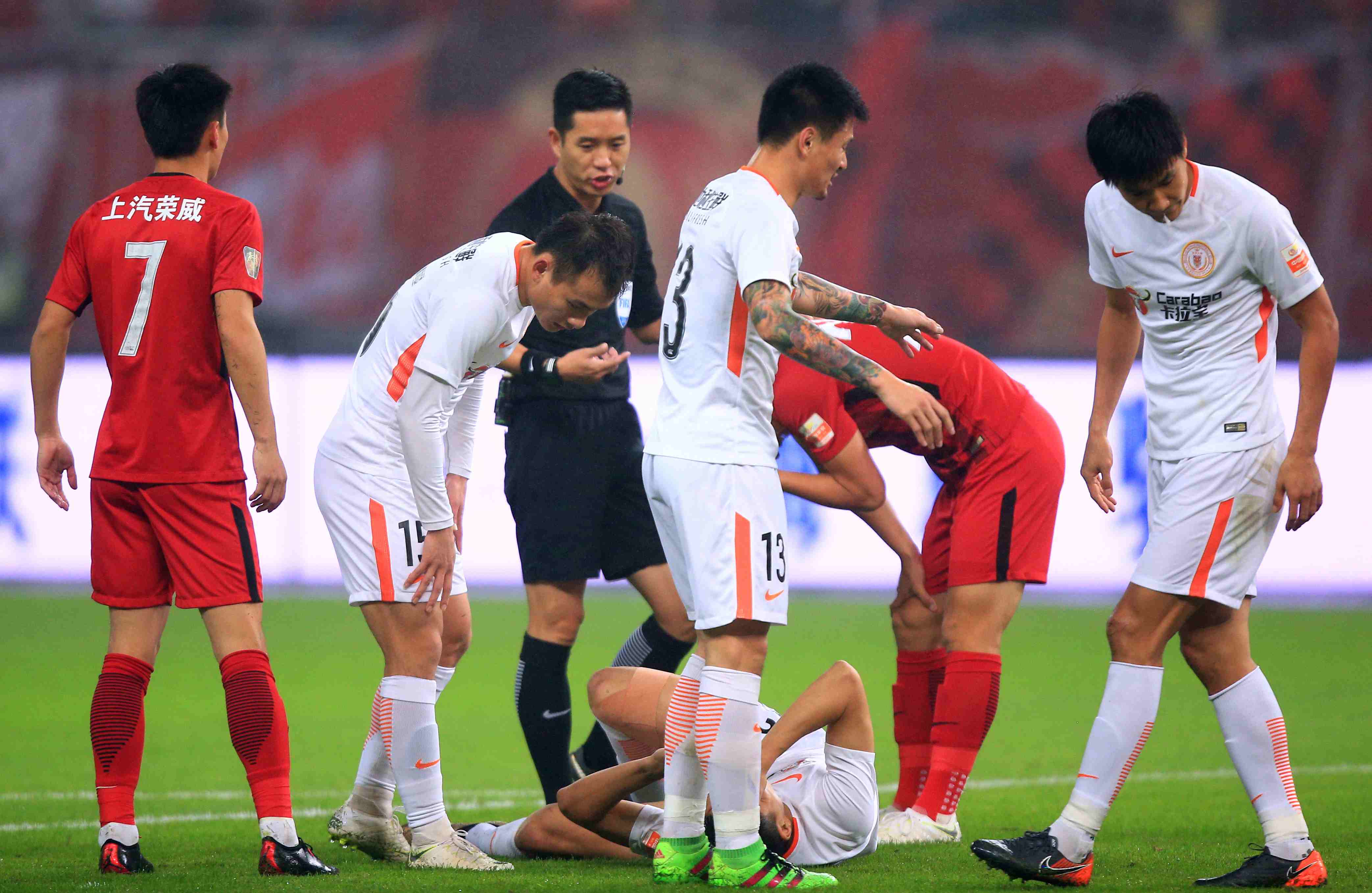 沪上德比战：上港遭遇客场挑战！