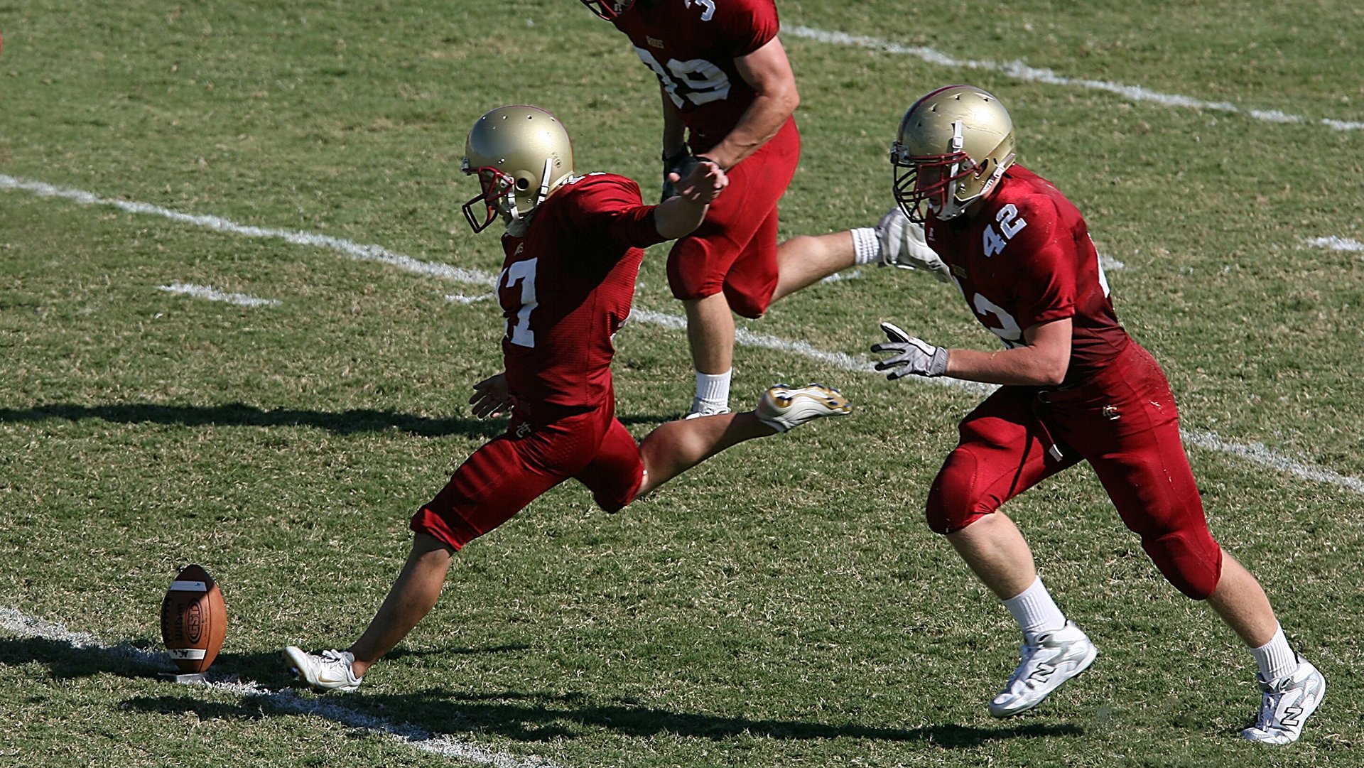 赛道与球场的双重风暴，当F1年度争冠焦点战遇上马刺冲垮辽宁队