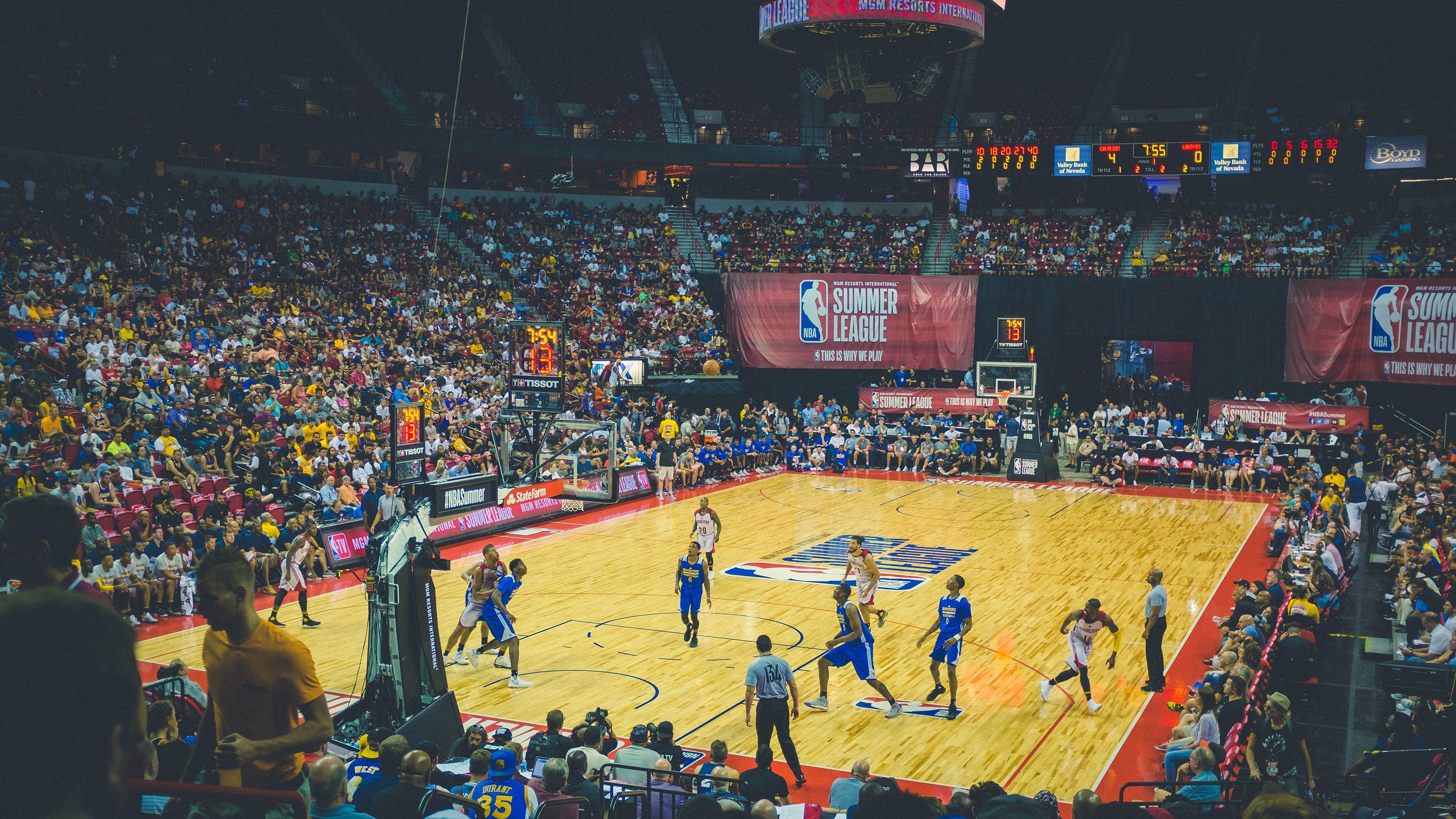 当戈贝尔扛起全队，一场跨越文化的篮球对话—篮网对阵上海队