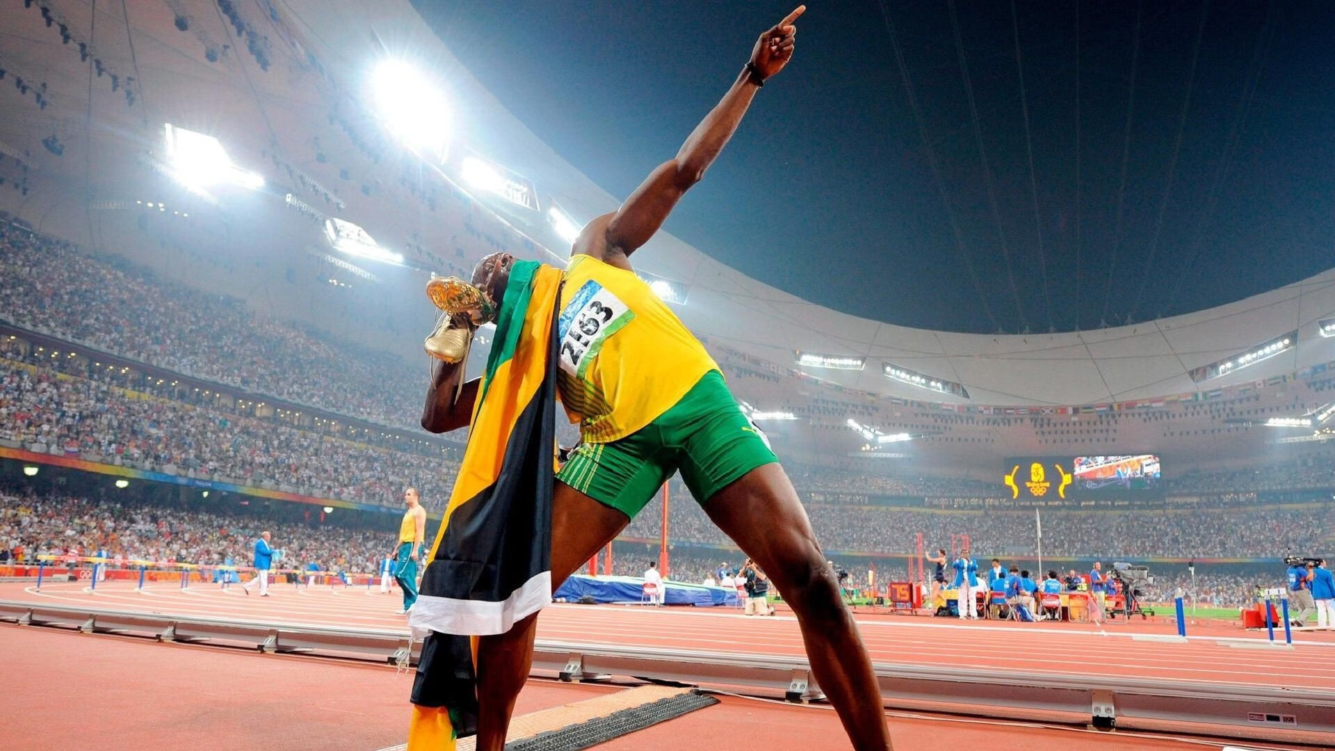 铁血拜仁锁死希腊神话,三笘薰闪耀欧冠淘汰赛的亚洲之光