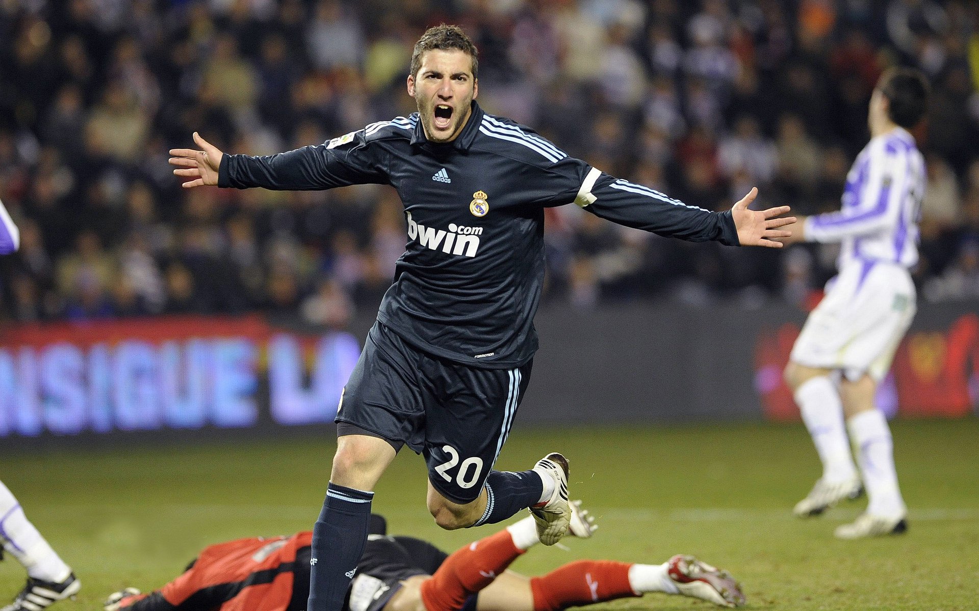 欧冠决赛焦点战启示录，辽宁队如何斩落雷霆般赢得胜利